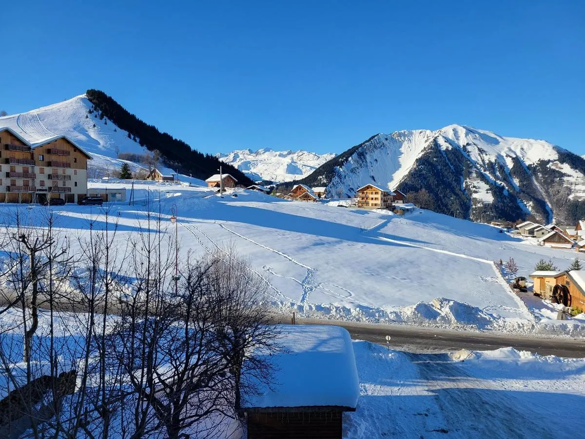 Hotel La Rua Albiez-Montrond 0*,
