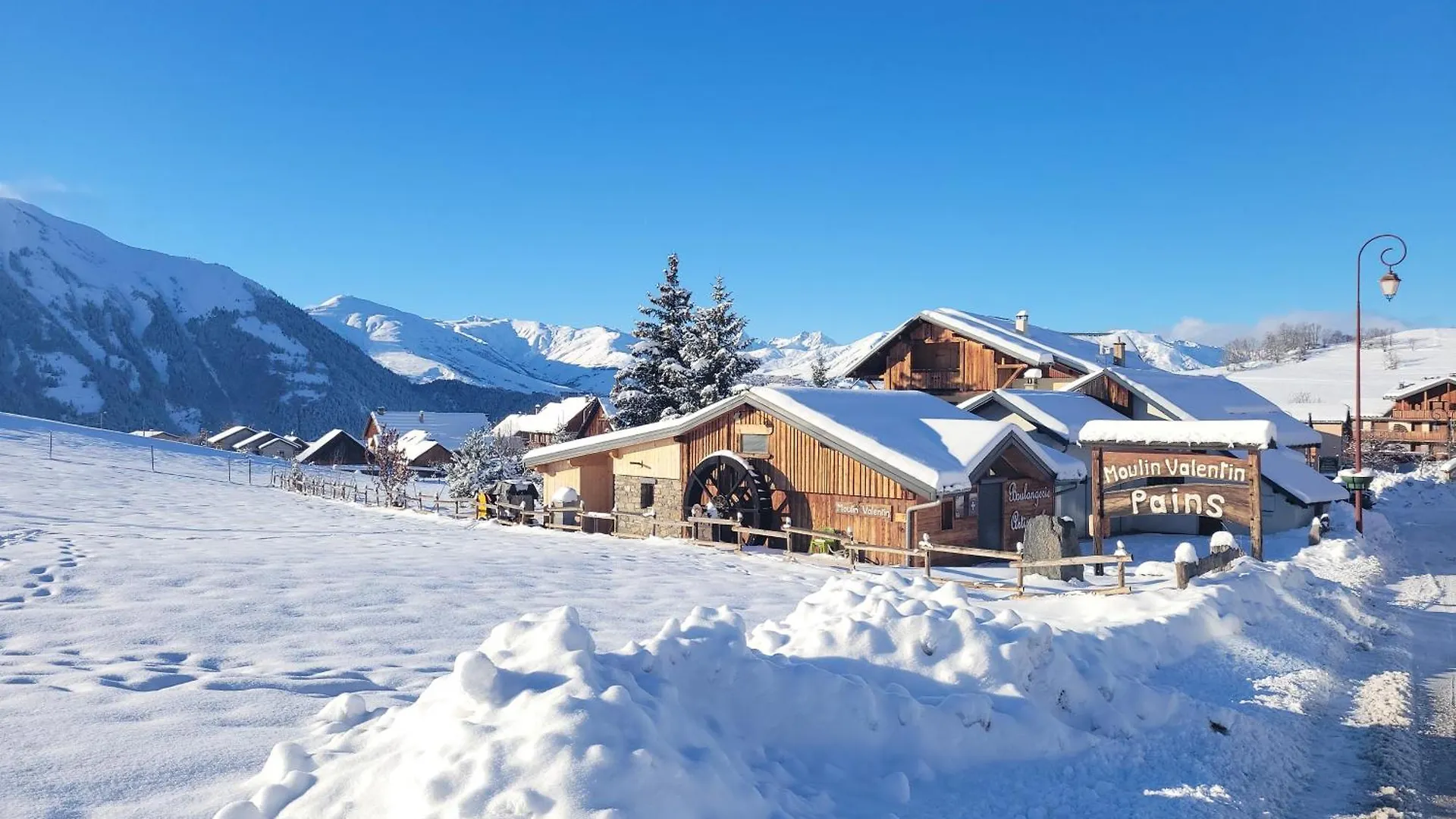Hotel La Rua Albiez-Montrond